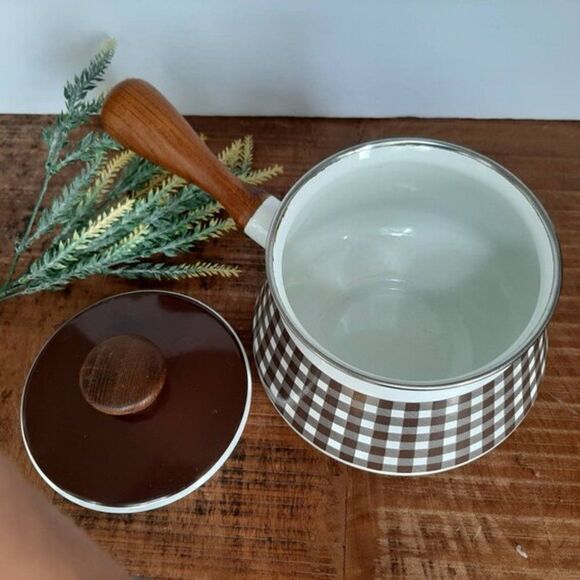 Checkered Brown and White Saucepan with Wooden Handle - Picture 3 of 6